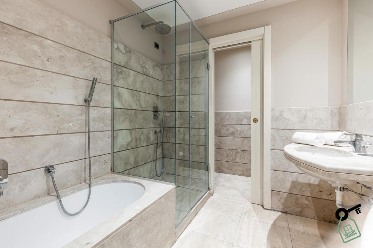 Hotel Rooms Livorno Luaran gambar