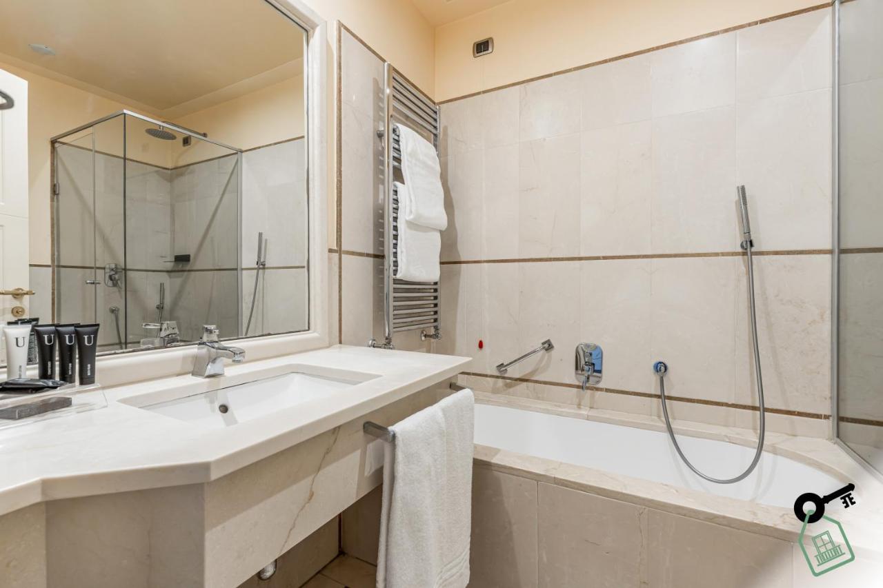 Hotel Rooms Livorno Luaran gambar