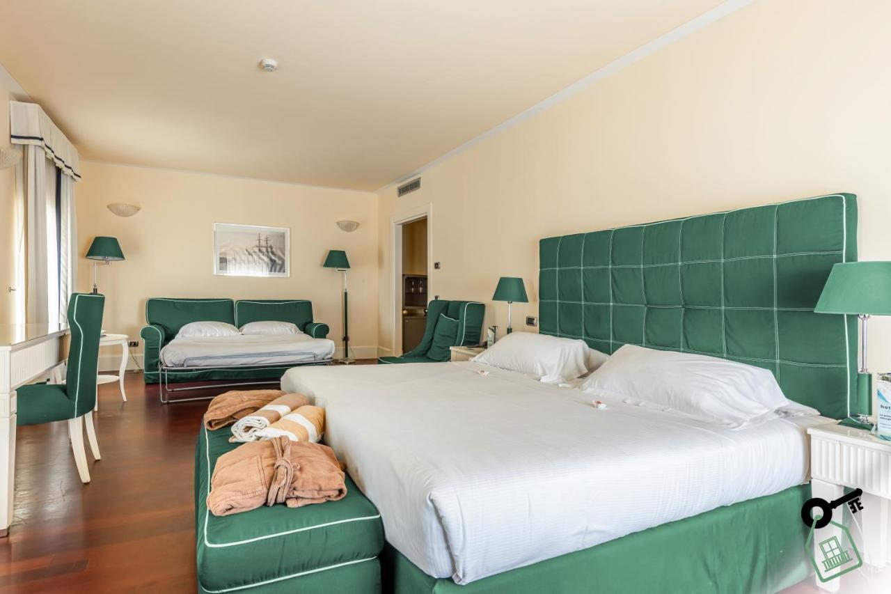 Hotel Rooms Livorno Luaran gambar