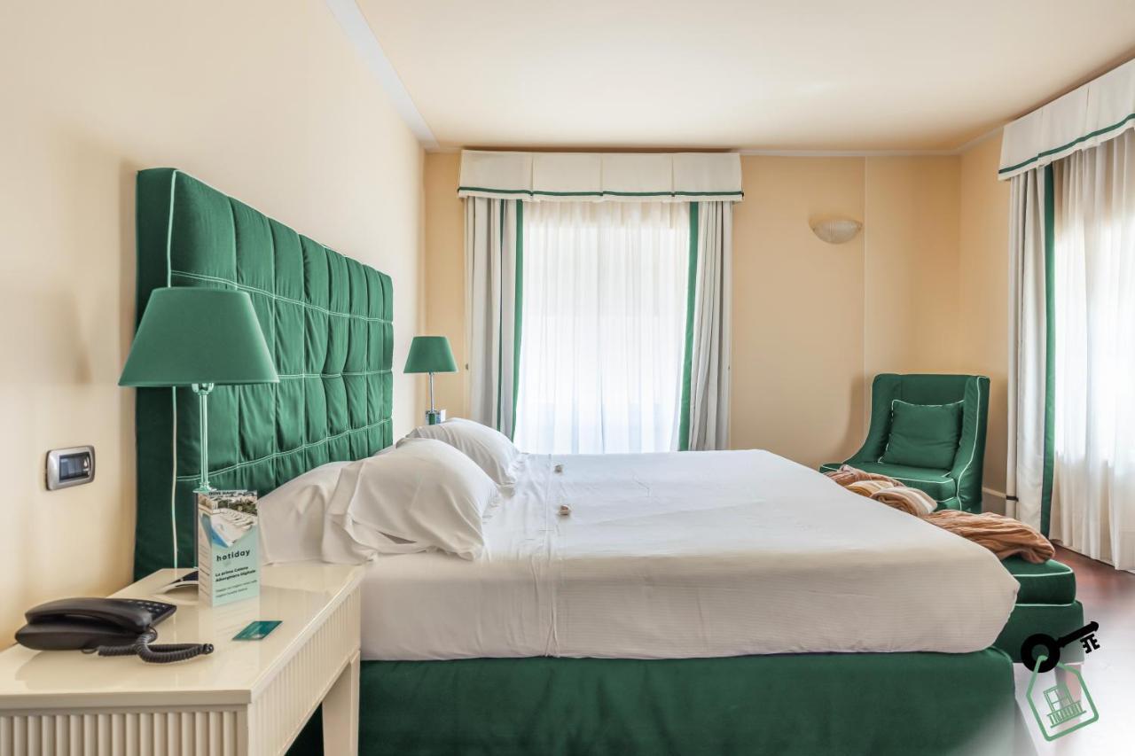Hotel Rooms Livorno Luaran gambar